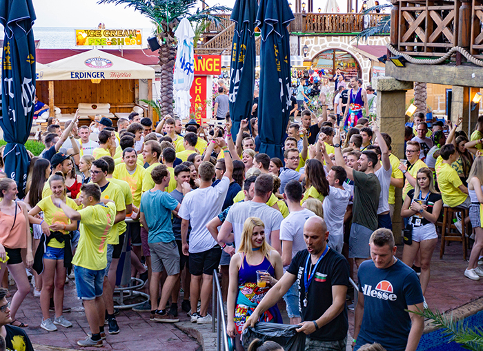 Pubcrawl Goldstrand Ausflug Abifahrt Megapark