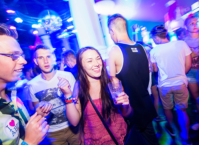 Tropics Club Lloret de Mar - Partygirl