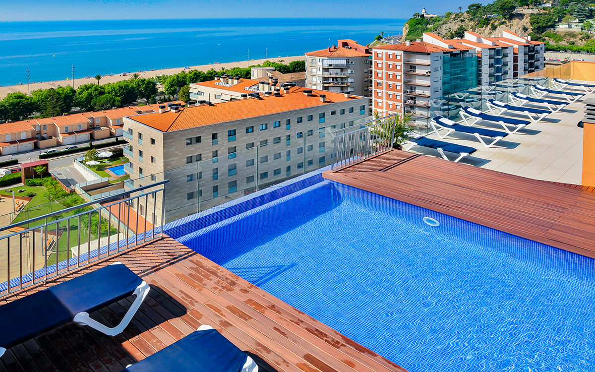 Hotel Catalonia - Calella - Dachpool Aussicht