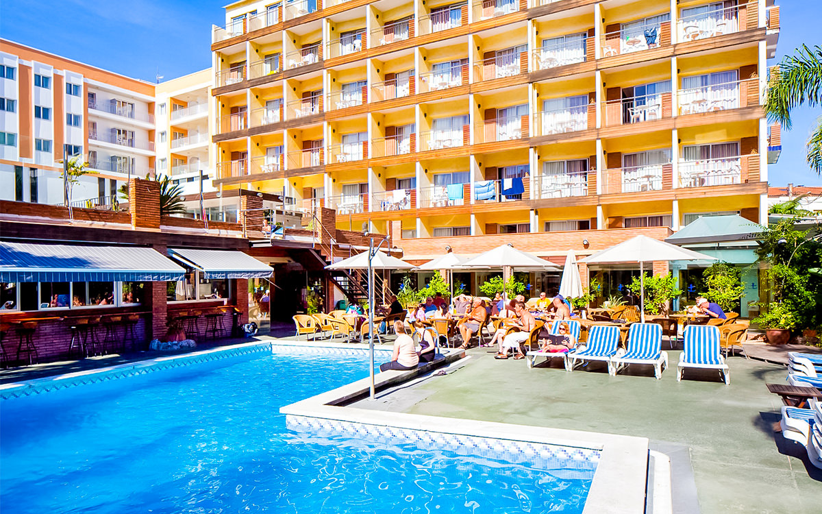 Hotel palm beach lloret de mar pool hotelansicht