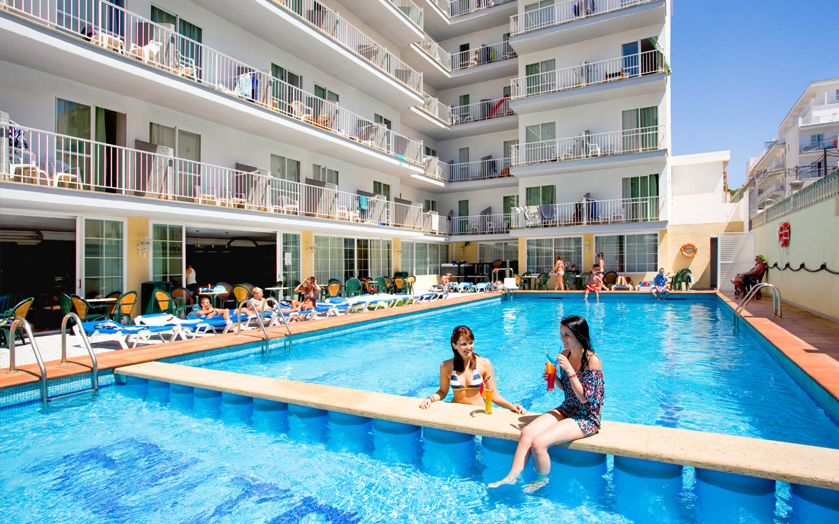 Hotel Riutort - Mallorca - Pool Mädchen