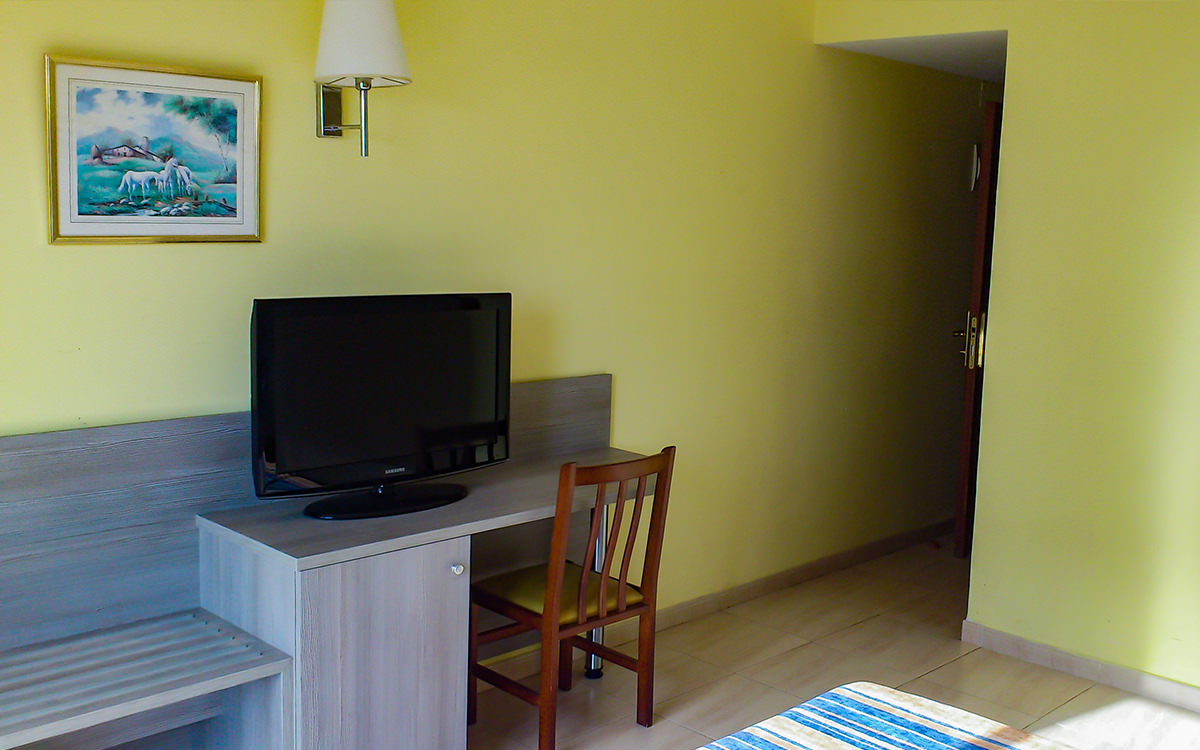 Hotel Terramar - Calella - Fernseher