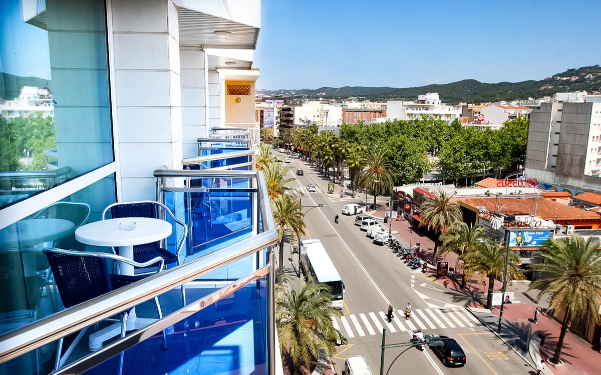 Apartment Blau - Lloret de Mar - Blick auf Discostraße